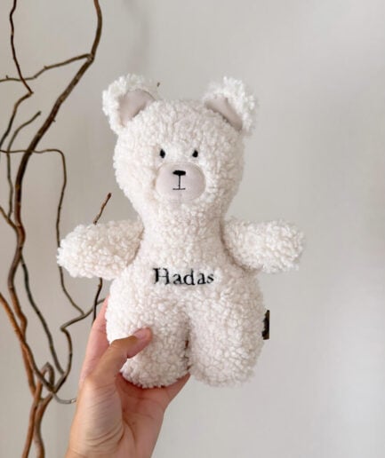 Minkštas baltas meškiukas TEDDY III, rankų dydžio, su vardu "Hadas".