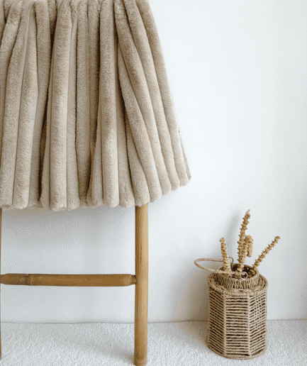 CLOUD | vaikiškas dvipusis dirbtinio kailio pledas | Smėlio spalva