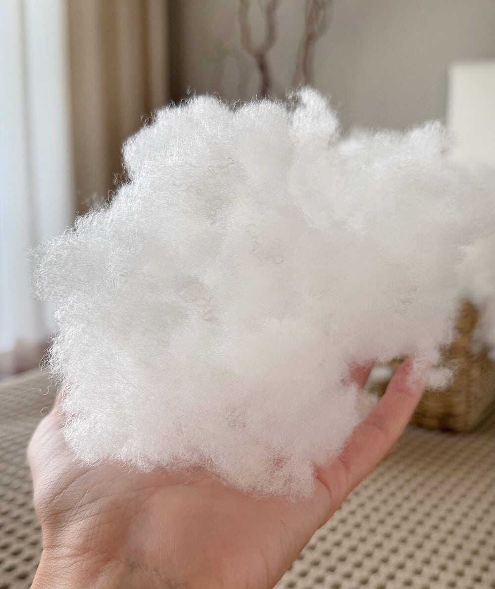 Sintepono kamšalas gaminiams Sintepono kamšalas, naudojamas gaminiams, suteikia švelnumo ir izoliacijos savybes. Puikus pasirinki.