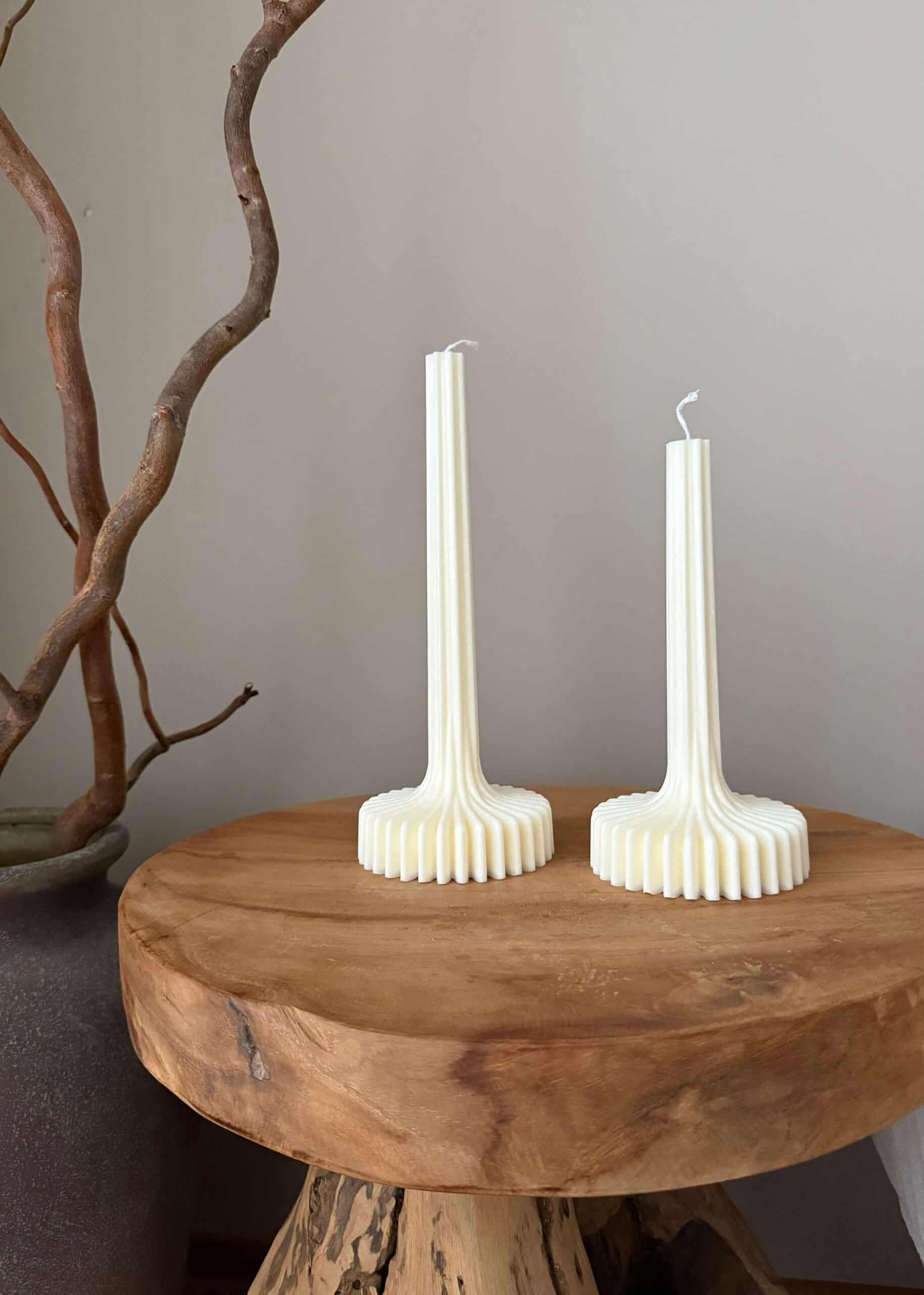 Žvakių rinkinys iš sojų vaško - Loom Column Žvakių iš sojų vaško rinkinys, puikiai tinka namų interjerui ir aromaterapijai.