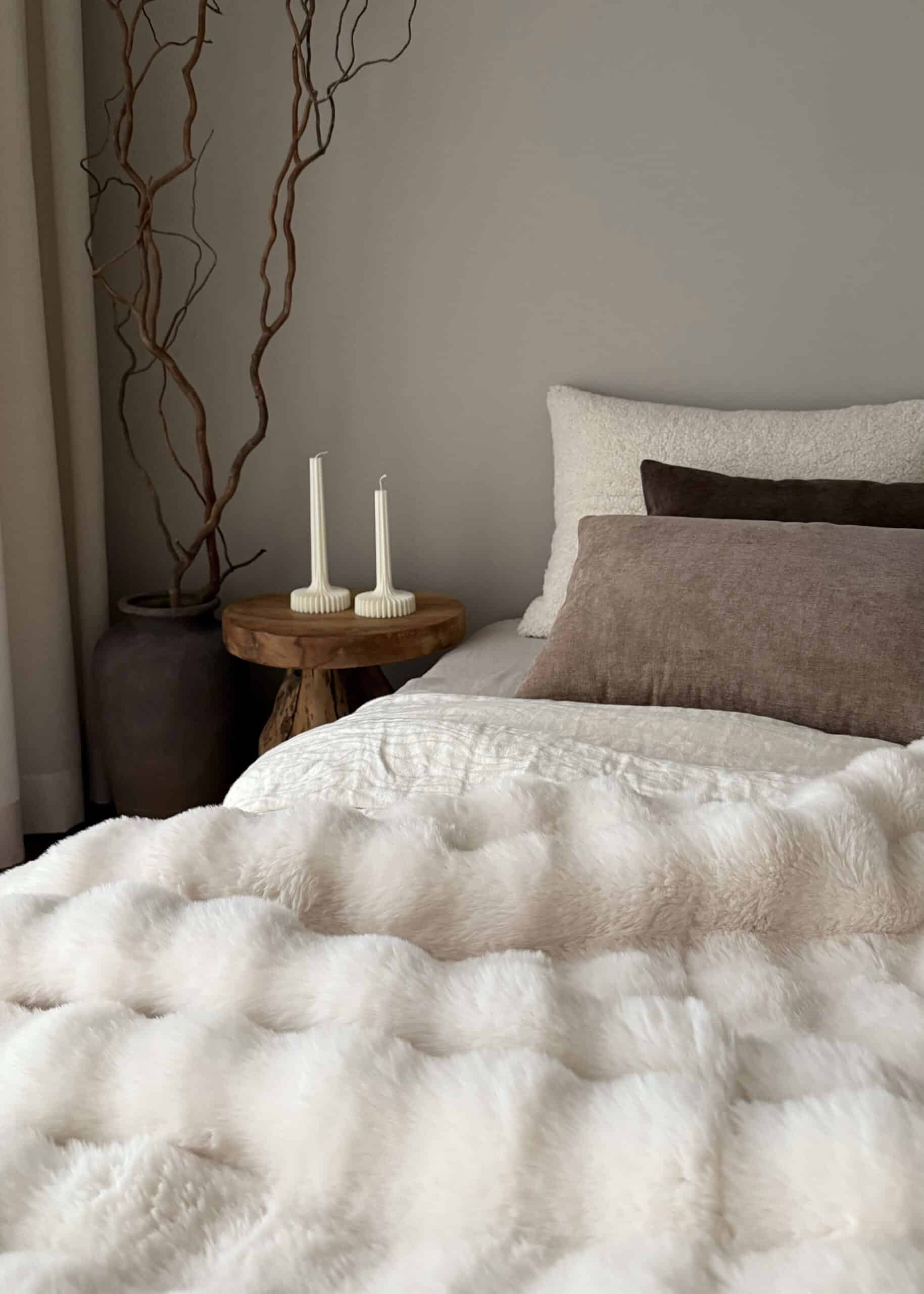 Mellow Loom dvipusis dirbtinio kailio pledas Dirbtinio kailio pledas, Ecru, Mellow Loom.